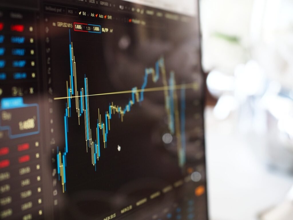 Una pantalla de ordenador mostrando una plataforma de trading